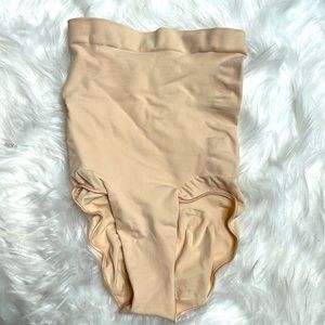 Skims High Waisted Briefs-beige/sz S